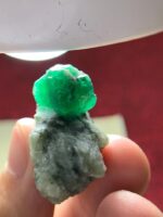 Regal Swat Emerald: 115-Carat Natural Specimen - Image 9