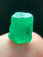 Majestic 4.53ct Emerald from Swat: A Rare Gem of Exceptional Beauty - Image 4