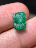 Majestic 4.53ct Emerald from Swat: A Rare Gem of Exceptional Beauty - Image 8