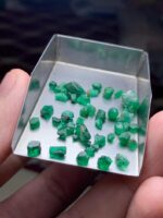 Raw Panjshir Emerald Lot – 17.30 Carats of Untouched Green - Image 2