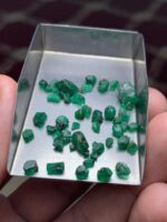 Raw Panjshir Emerald Lot – 17.30 Carats of Untouched Green - Image 4