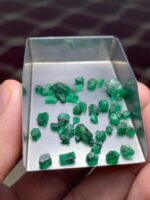Raw Panjshir Emerald Lot – 17.30 Carats of Untouched Green - Image 5