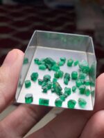 Raw Panjshir Emerald Lot – 17.30 Carats of Untouched Green - Image 9