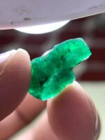 6.35 ct Emerald Crystal from Swat – A Majestic Green Treasure - Image 4