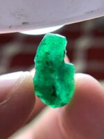6.35 ct Emerald Crystal from Swat – A Majestic Green Treasure - Image 5