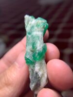 102.80-Carat Swat Emerald Specimen: A Giant Emerald Column Shaped by the Earth - Image 2