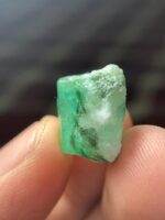 Swat Emerald Crystal – 18.10 Carat Natural Prism - Image 12