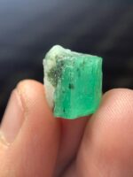Swat Emerald Crystal – 18.10 Carat Natural Prism - Image 7