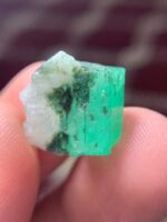 Swat Emerald Crystal – 18.10 Carat Natural Prism - Image 10
