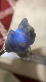 Striking 39.40ct Hackmanite Crystal from Afghanistan - Image 3