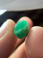 Understanding a 5.30 ct Emerald Crystal From Swat - Image 5