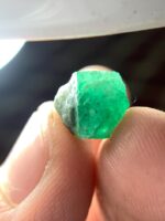 Understanding a 5.30 ct Emerald Crystal From Swat - Image 6