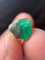 Understanding a 5.30 ct Emerald Crystal From Swat - Image 9