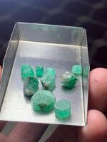 A 25.39 ct Emerald Rough Lot from Swat: Natural Beauty in Its Purest Form - Image 9