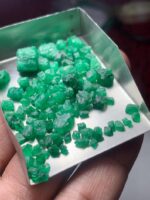 Exceptional 55.56ct Swat Emerald Rough Lot – Rare Long Crystals 12x11x110mm - Image 7