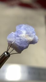 14.65 ct Afghan Hackmanite Crystal with Rare Tenebrescent Behavior - Image 5