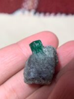 A Powerful 44.85-Carat Swat Emerald Specimen — Depth, Density & Natural Beauty - Image 5