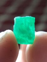 3.85 ct Natural Emerald Crystal from Swat Valley – Compact Geometry with Refined Character - Image 5