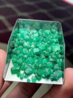 Magnificent Swat Emerald: 75.85ct Rough Gem of Exceptional Quality - Image 5