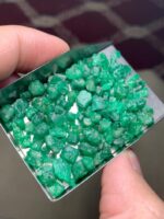 Magnificent Swat Emerald: 75.85ct Rough Gem of Exceptional Quality - Image 7