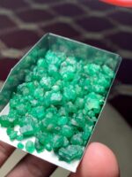 Magnificent Swat Emerald: 75.85ct Rough Gem of Exceptional Quality - Image 8