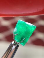 5.87 ct Swat Emerald Crystal – Compact Brilliance in Natural Form - Image 2