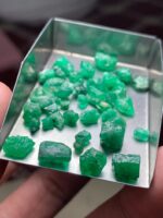 38.55 ct Swat Emerald Rough Lot — From Mountain to Collection - Image 2