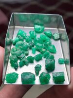 38.55 ct Swat Emerald Rough Lot — From Mountain to Collection - Image 5