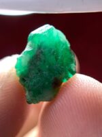 New Feature: 7.14 ct Swat Emerald Crystal — Large, Elongated and Voluminous - Image 5