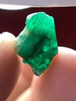 New Feature: 7.14 ct Swat Emerald Crystal — Large, Elongated and Voluminous - Image 6
