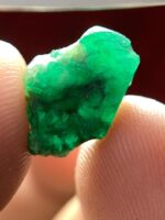 New Feature: 7.14 ct Swat Emerald Crystal — Large, Elongated and Voluminous - Image 8