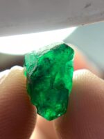 4.70 ct Natural Swat Emerald Crystal – A Rare Green Treasure from Pakistan - Image 9