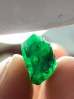 4.70 ct Natural Swat Emerald Crystal – A Rare Green Treasure from Pakistan - Image 10