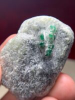 Massive 183.0ct Swat Emerald Specimen – A Collector’s Centerpiece - Image 3