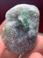 Massive 183.0ct Swat Emerald Specimen – A Collector’s Centerpiece - Image 4