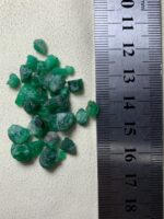 Rare and Beautiful: 34.14ct Emerald Lot from Swat Valley - Image 2