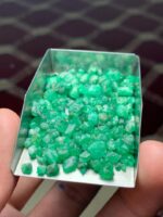 Balanced Brilliance: 68.70 ct Emerald Rough Lot from Swat Valley - Image 2