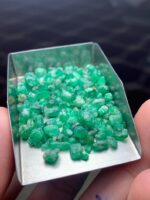 Slender Strength: 58.35 ct Emerald Rough Lot from Swat Valley - Image 10