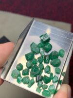 Swat Valley Emeralds: 36.65ct Lot of Natural Green Beauty - Image 3