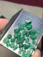 Swat Valley Emeralds: 36.65ct Lot of Natural Green Beauty - Image 4