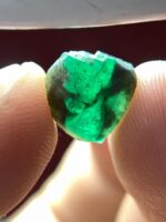 Featured Stone: 3.61 ct Emerald Crystal from Swat — Compact and Balanced - Image 4