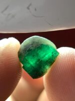 Featured Stone: 3.61 ct Emerald Crystal from Swat — Compact and Balanced - Image 8