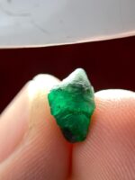 Featured Stone: 3.61 ct Emerald Crystal from Swat — Compact and Balanced - Image 9