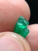 Discovering the Elegance of a 2.46ct Emerald from Swat: A Gemstone of Distinction - Image 7