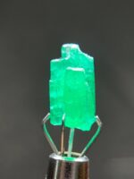 Discovering the Elegance of a 2.46ct Emerald from Swat: A Gemstone of Distinction - Image 10