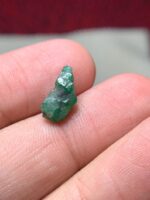 New Entry: A 2.84 ct Swat Emerald Crystal with Elegant Length - Image 4