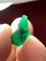 New Entry: A 2.84 ct Swat Emerald Crystal with Elegant Length - Image 6