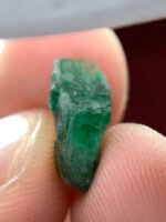New Entry: A 2.84 ct Swat Emerald Crystal with Elegant Length - Image 8