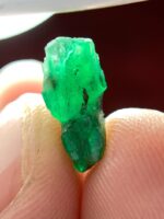 New Entry: A 2.84 ct Swat Emerald Crystal with Elegant Length - Image 10