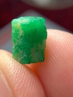 3.40ct Swat Emerald Crystal – Untreated Hexagonal Gemstone - Image 2